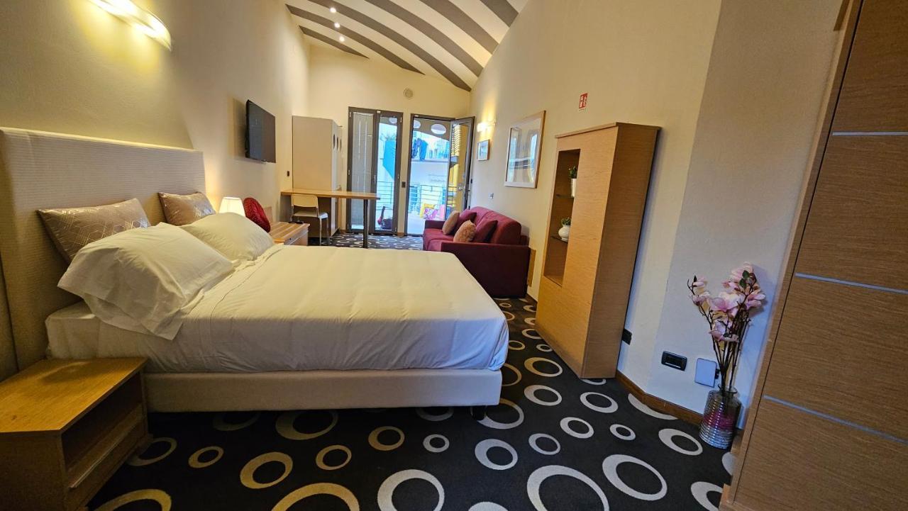 Superior Double Room,1522915585:JPEG