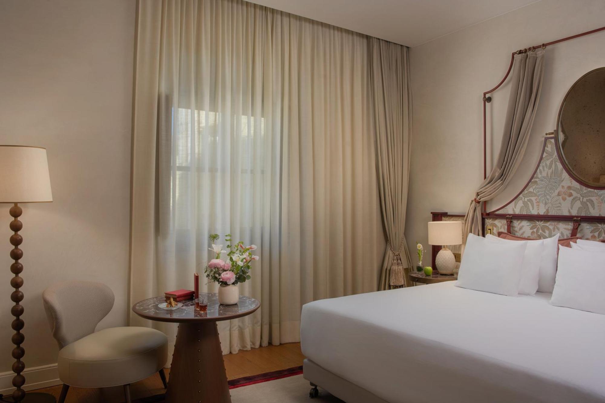 Bartolini Suite With Frescos and Extra bed (2 Adults + 1 Child)