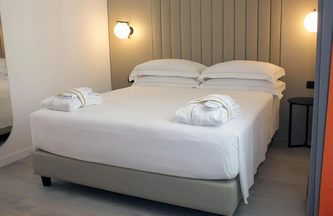 Bb Hotels Smarthotel Derose-1