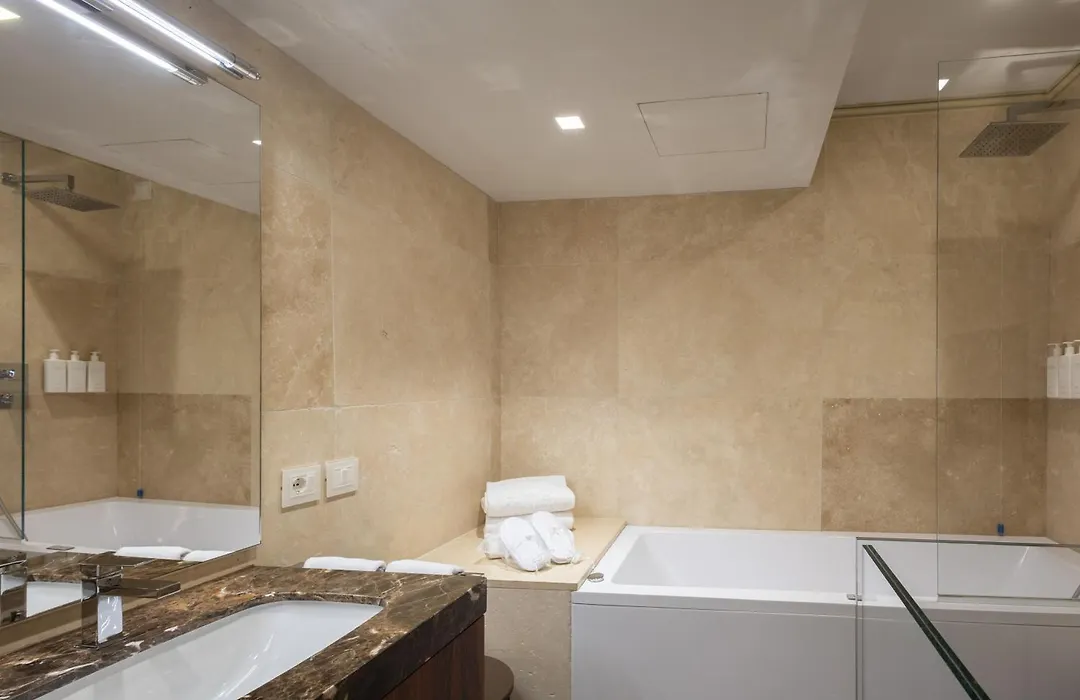 Donati Luxury Tower Suites-1