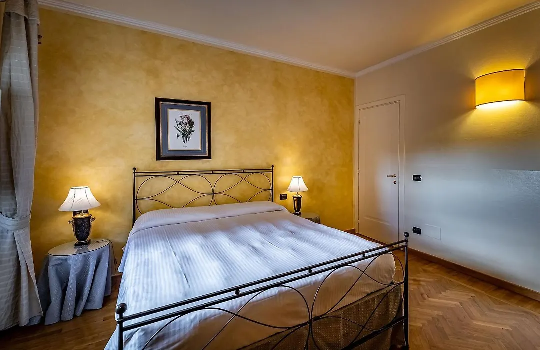 Palazzo Gamba Apartments Al Duomo-1