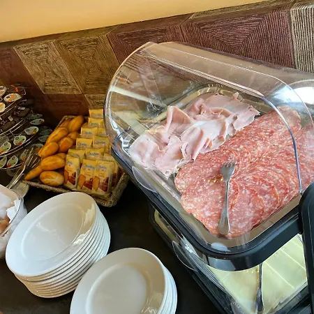 Hotel Fedora-3